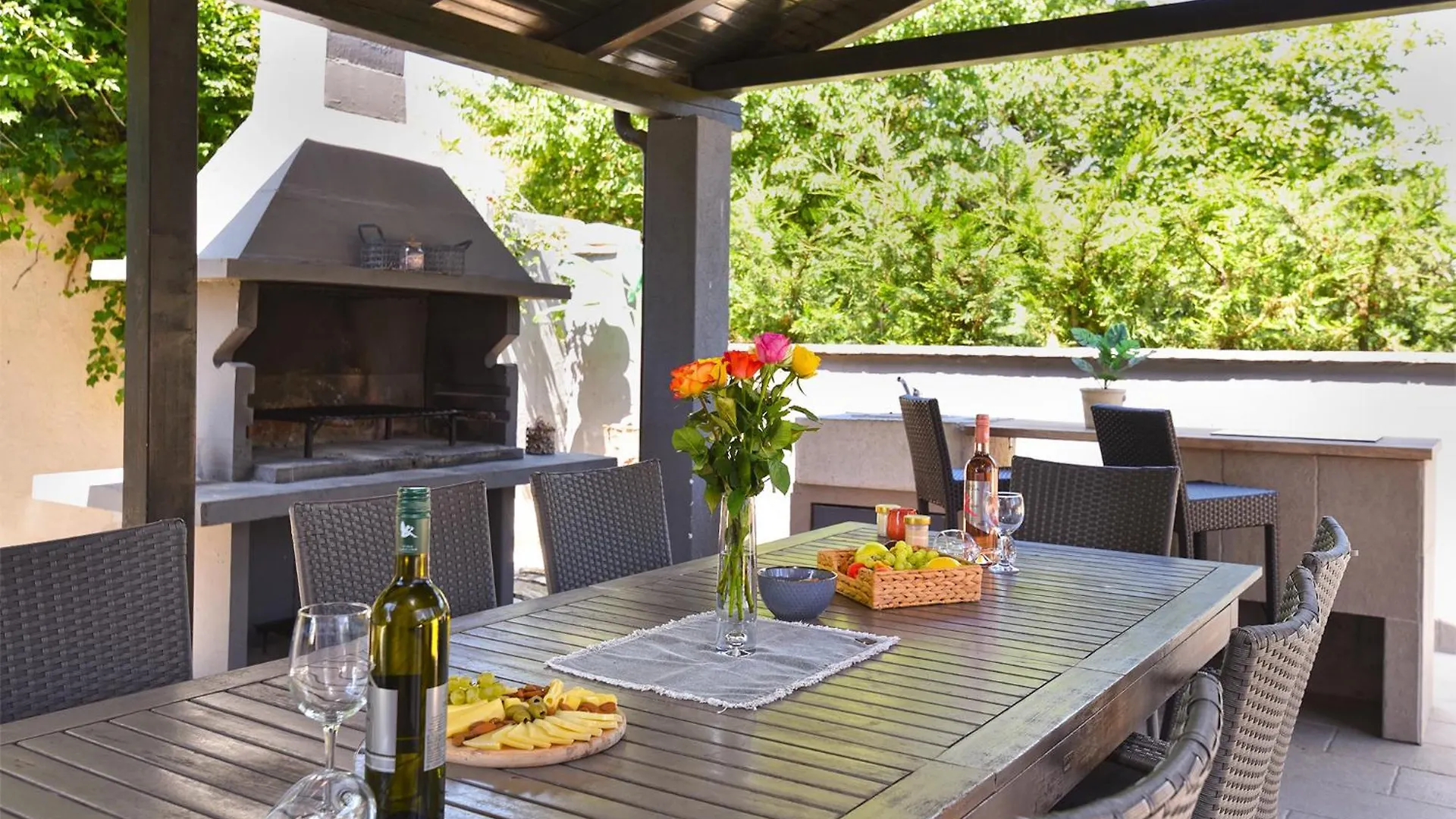 Villa House 2019 Frata