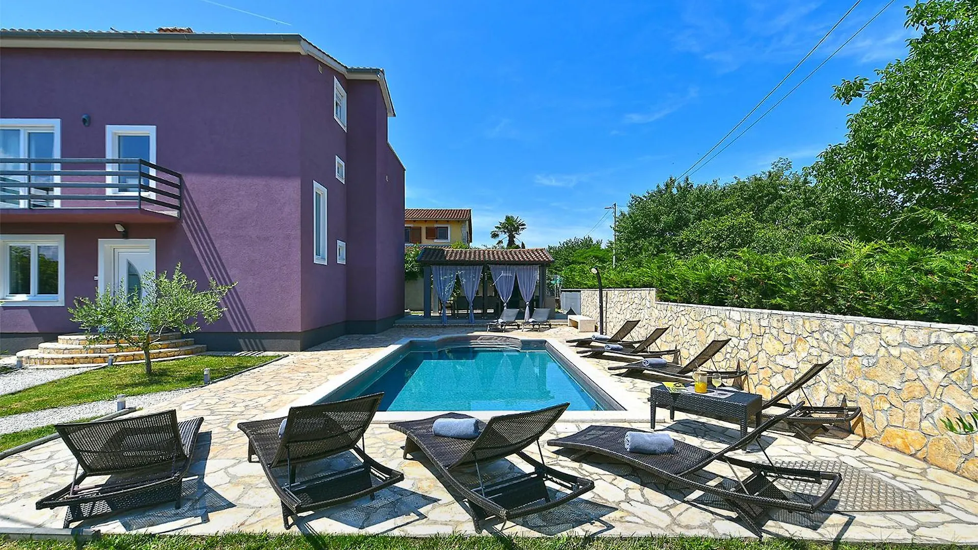 Villa House 2019 Frata