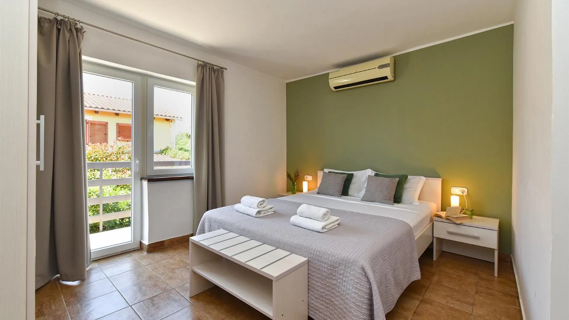 Villa House 2019 Frata 0*,